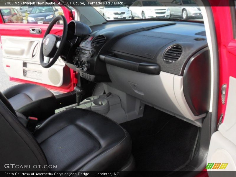 Tornado Red / Black 2005 Volkswagen New Beetle GLS 1.8T Coupe