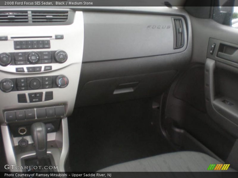 Black / Medium Stone 2008 Ford Focus SES Sedan