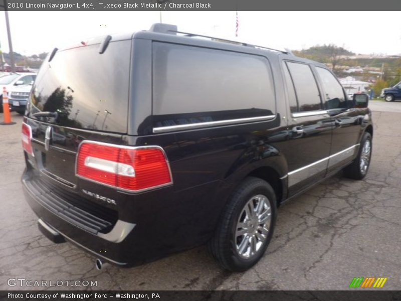 Tuxedo Black Metallic / Charcoal Black 2010 Lincoln Navigator L 4x4