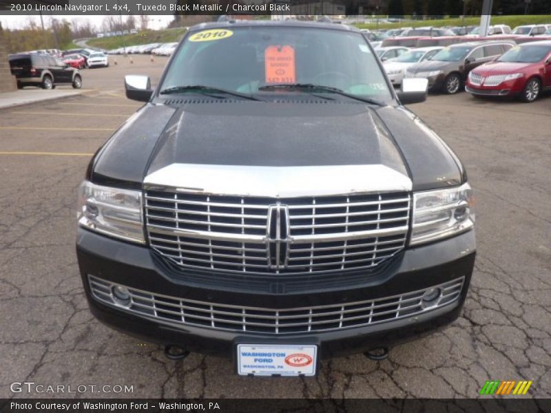 Tuxedo Black Metallic / Charcoal Black 2010 Lincoln Navigator L 4x4