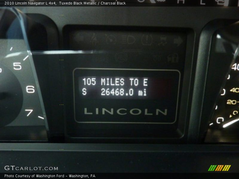 Tuxedo Black Metallic / Charcoal Black 2010 Lincoln Navigator L 4x4