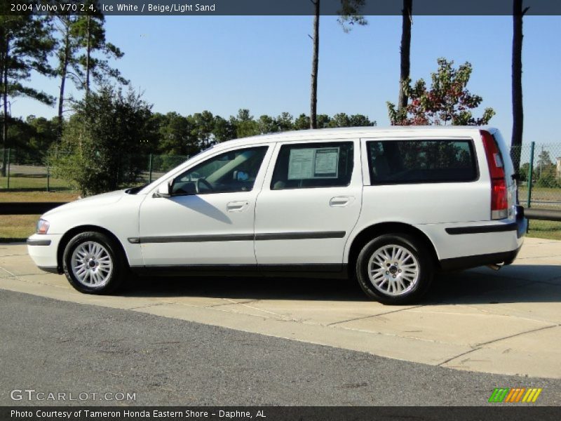 Ice White / Beige/Light Sand 2004 Volvo V70 2.4