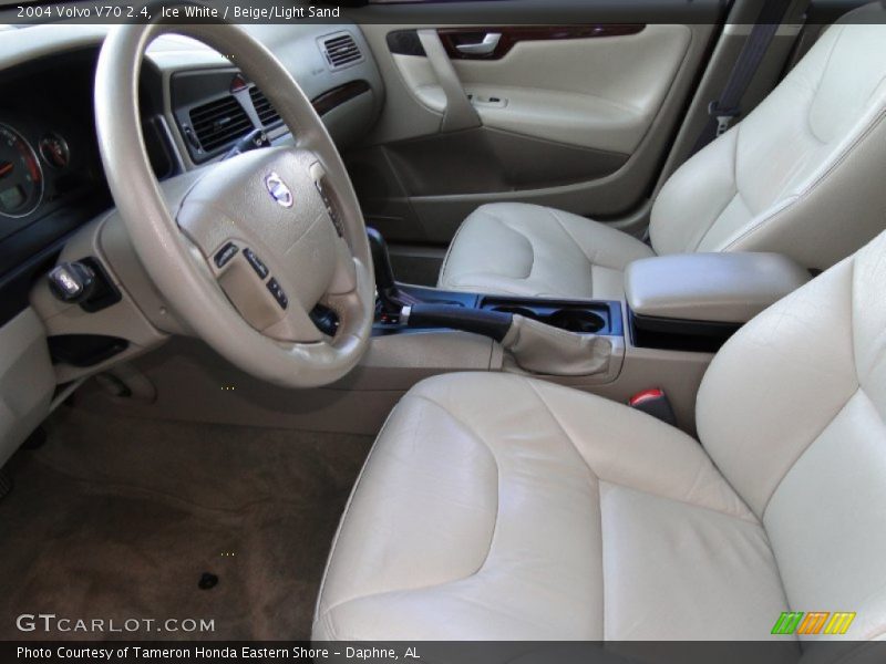 Ice White / Beige/Light Sand 2004 Volvo V70 2.4