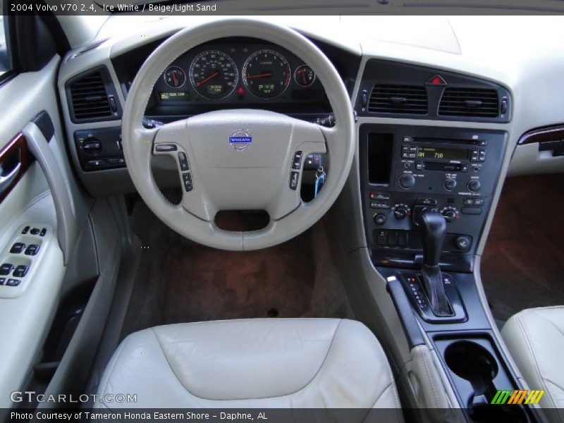  2004 V70 2.4 Beige/Light Sand Interior