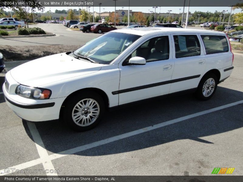 Ice White / Beige/Light Sand 2004 Volvo V70 2.4