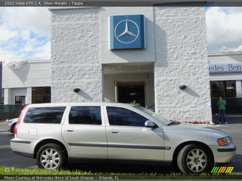 Silver Metallic / Taupe 2001 Volvo V70 2.4