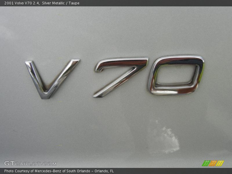 Silver Metallic / Taupe 2001 Volvo V70 2.4