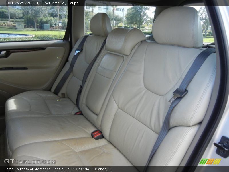Silver Metallic / Taupe 2001 Volvo V70 2.4
