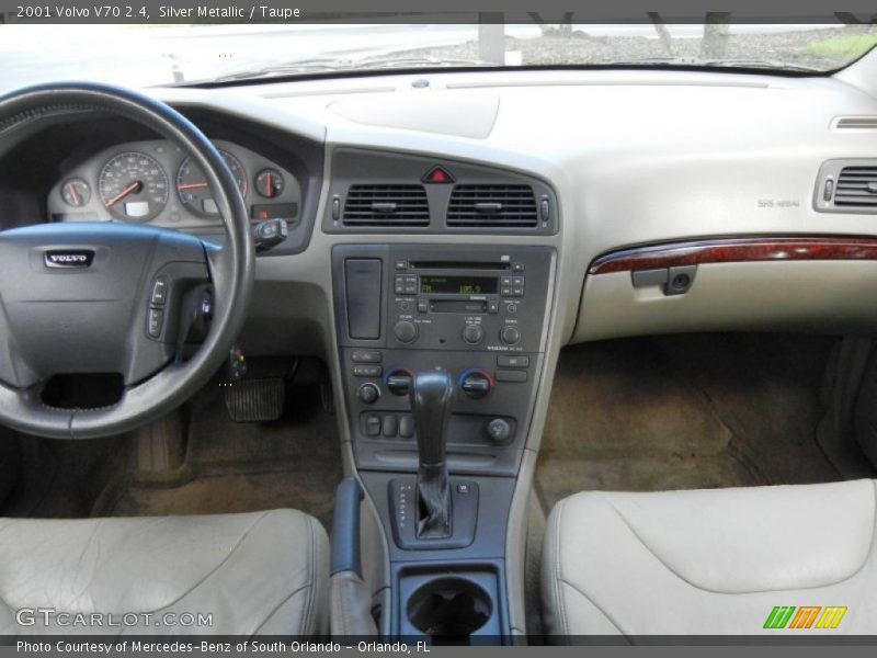Silver Metallic / Taupe 2001 Volvo V70 2.4