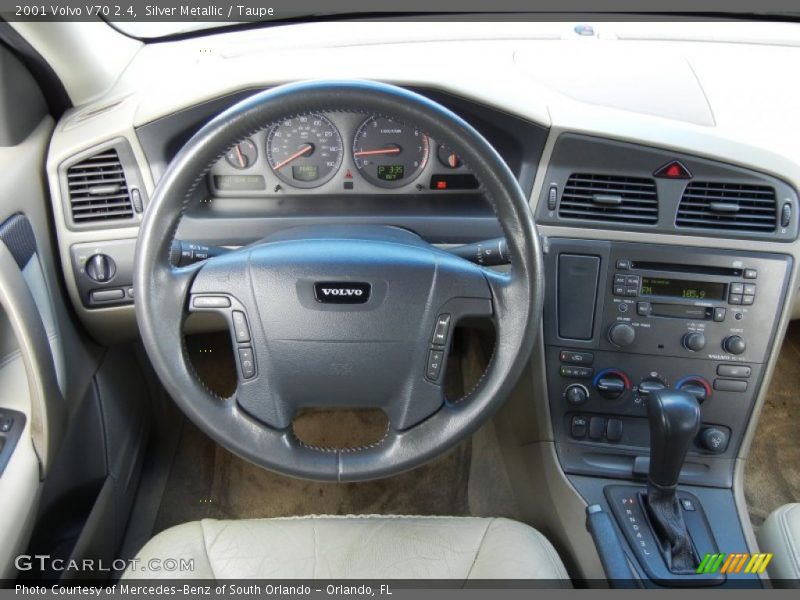 Silver Metallic / Taupe 2001 Volvo V70 2.4