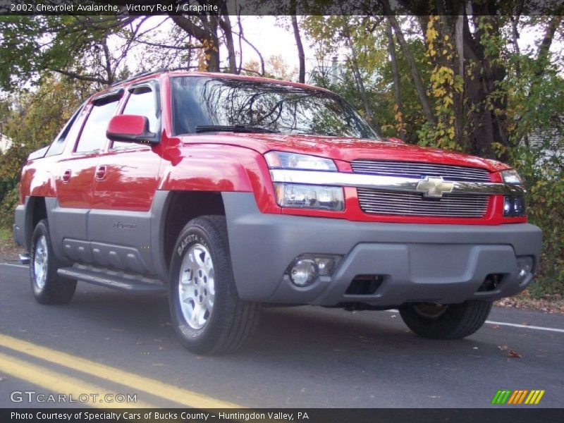 Victory Red / Graphite 2002 Chevrolet Avalanche