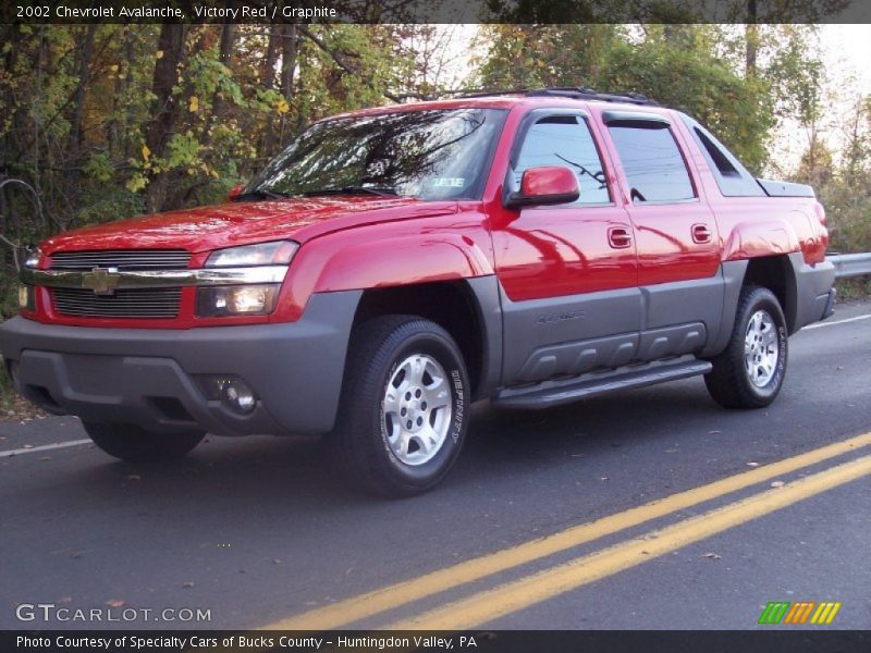 Victory Red / Graphite 2002 Chevrolet Avalanche