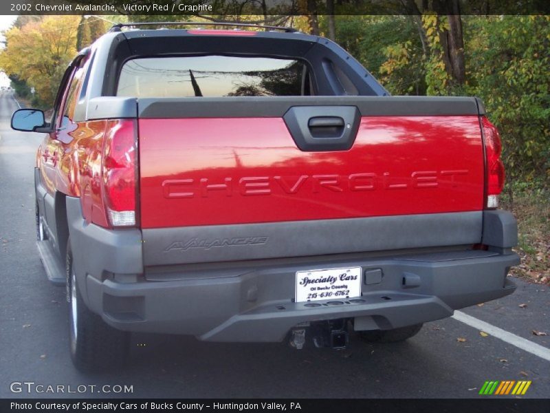 Victory Red / Graphite 2002 Chevrolet Avalanche