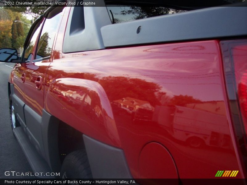 Victory Red / Graphite 2002 Chevrolet Avalanche