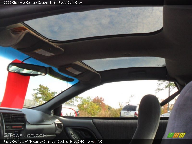 Sunroof of 1999 Camaro Coupe