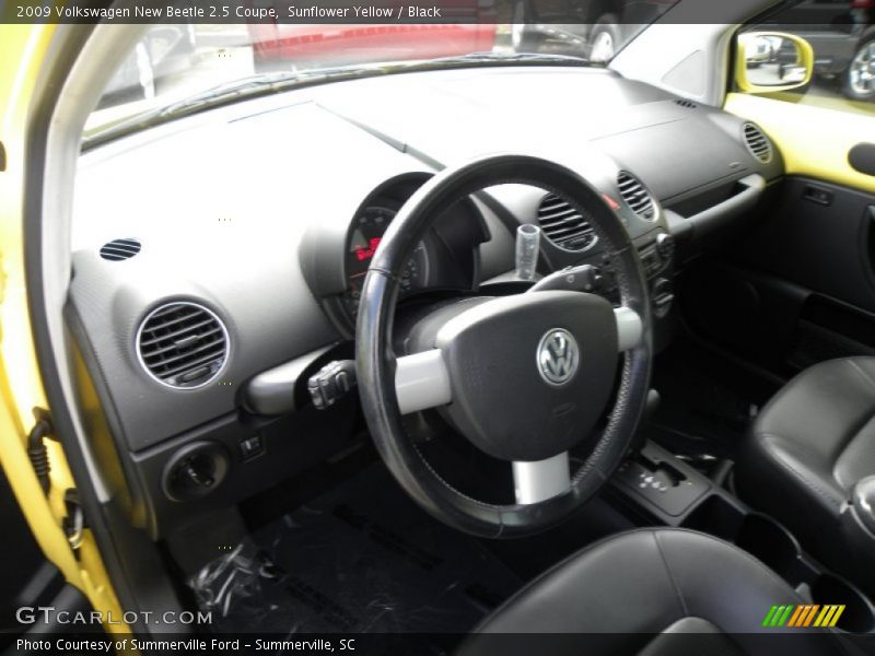 Sunflower Yellow / Black 2009 Volkswagen New Beetle 2.5 Coupe