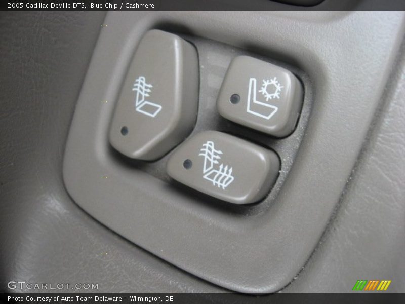 Controls of 2005 DeVille DTS