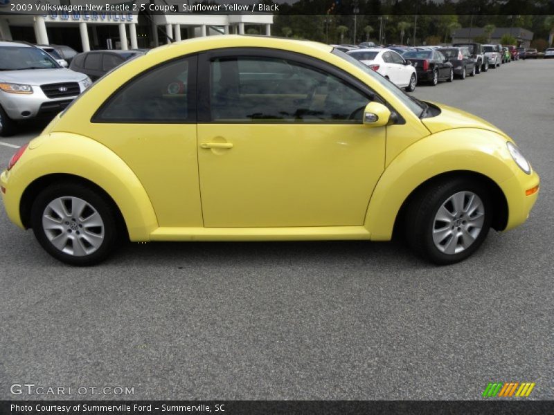 Sunflower Yellow / Black 2009 Volkswagen New Beetle 2.5 Coupe