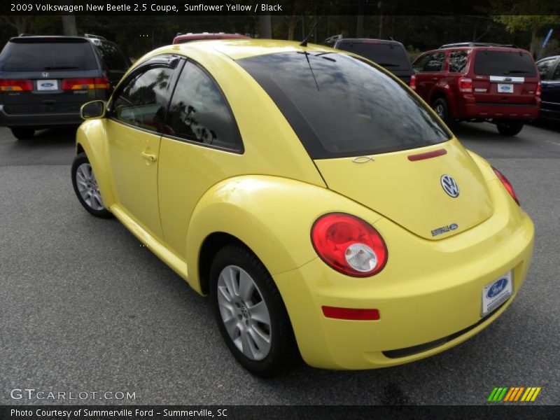 Sunflower Yellow / Black 2009 Volkswagen New Beetle 2.5 Coupe