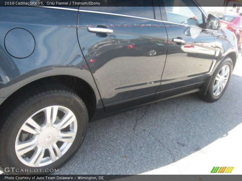 Gray Flannel / Titanium/Ebony 2010 Cadillac SRX V6