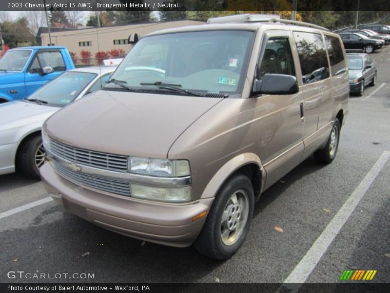 Front 3/4 View of 2003 Astro LS AWD