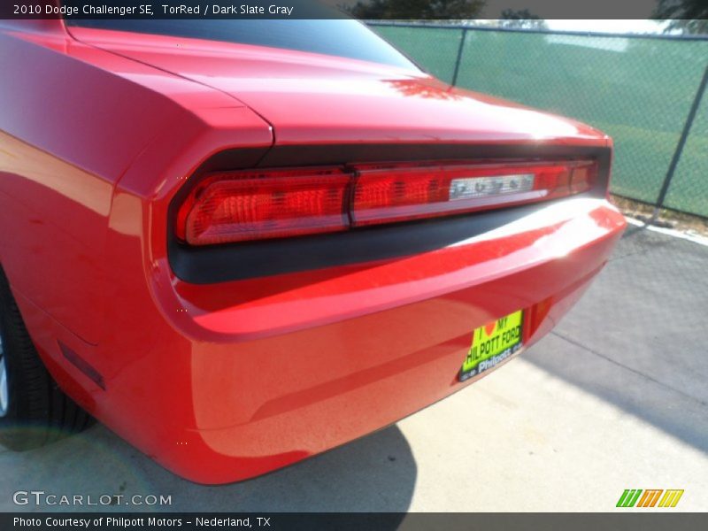 TorRed / Dark Slate Gray 2010 Dodge Challenger SE