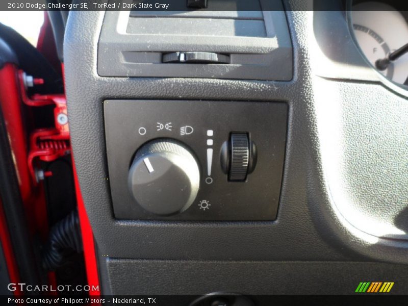 TorRed / Dark Slate Gray 2010 Dodge Challenger SE