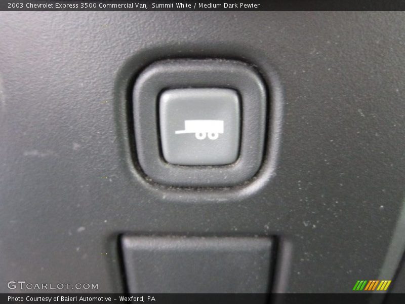 Summit White / Medium Dark Pewter 2003 Chevrolet Express 3500 Commercial Van