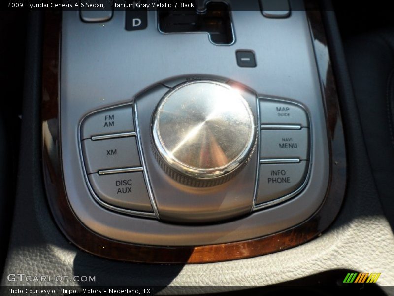 Controls of 2009 Genesis 4.6 Sedan