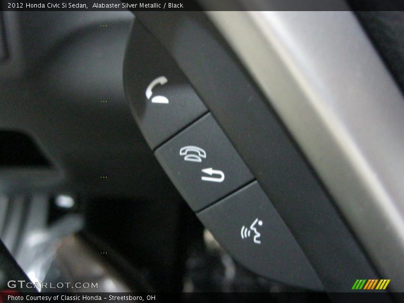 Controls of 2012 Civic Si Sedan