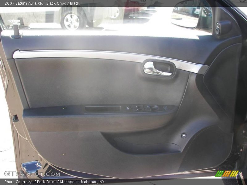 Black Onyx / Black 2007 Saturn Aura XR
