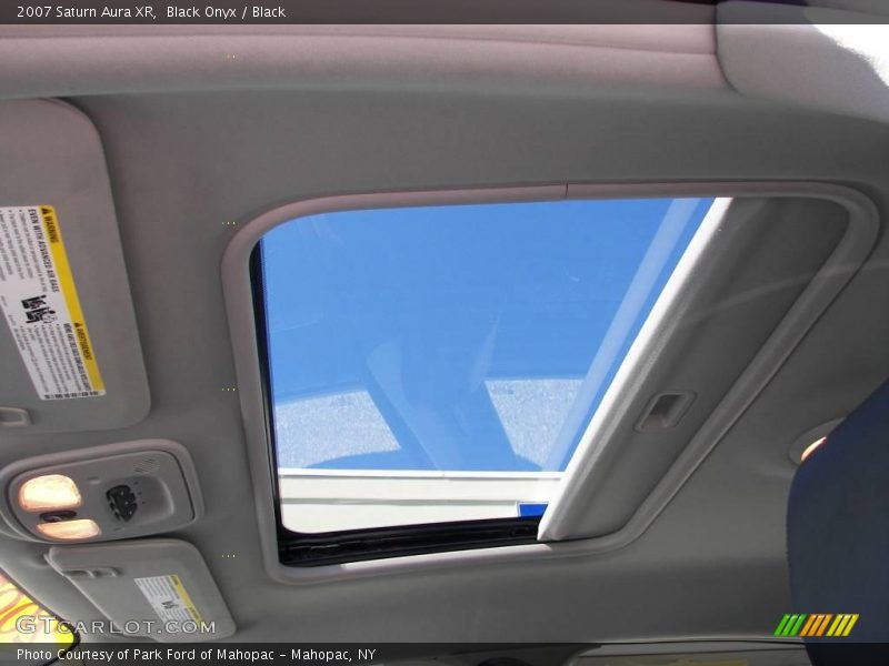 Black Onyx / Black 2007 Saturn Aura XR