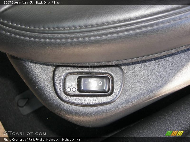 Black Onyx / Black 2007 Saturn Aura XR