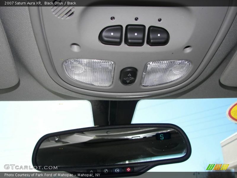Black Onyx / Black 2007 Saturn Aura XR