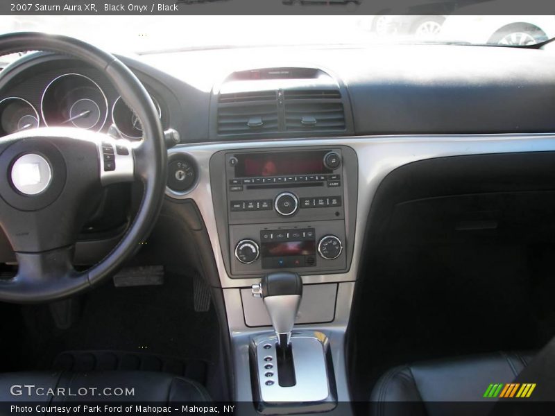 Black Onyx / Black 2007 Saturn Aura XR