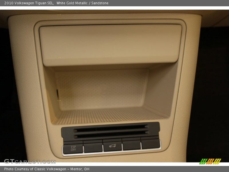 White Gold Metallic / Sandstone 2010 Volkswagen Tiguan SEL