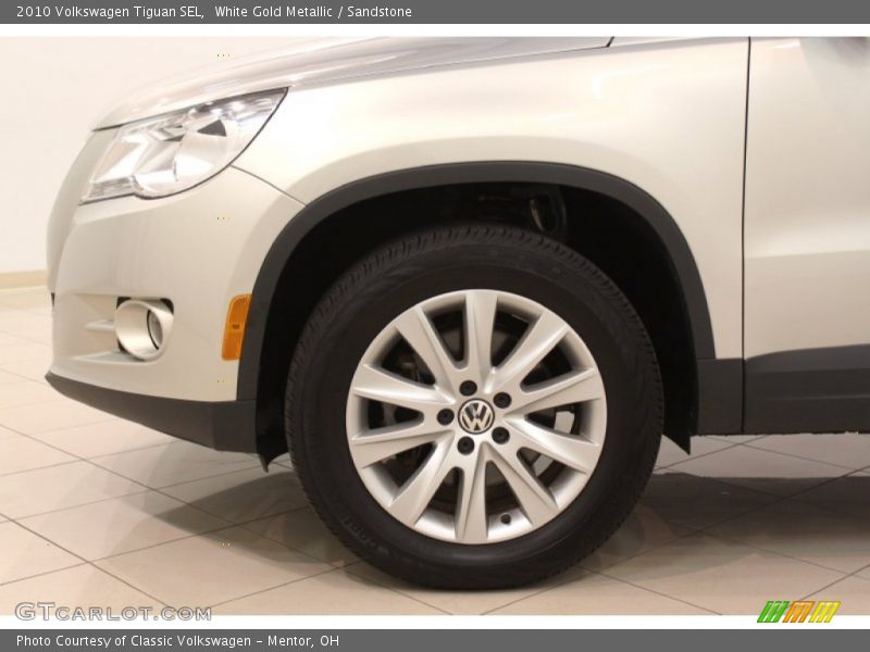 White Gold Metallic / Sandstone 2010 Volkswagen Tiguan SEL