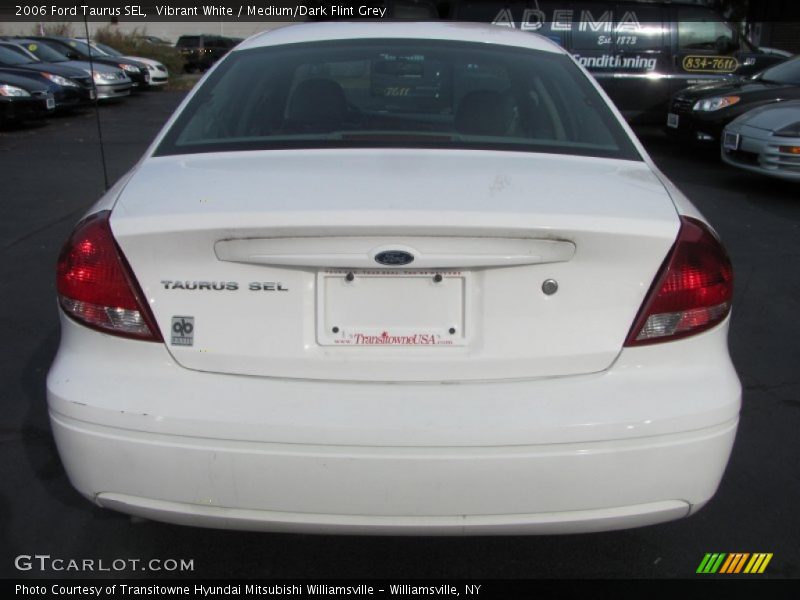 Vibrant White / Medium/Dark Flint Grey 2006 Ford Taurus SEL