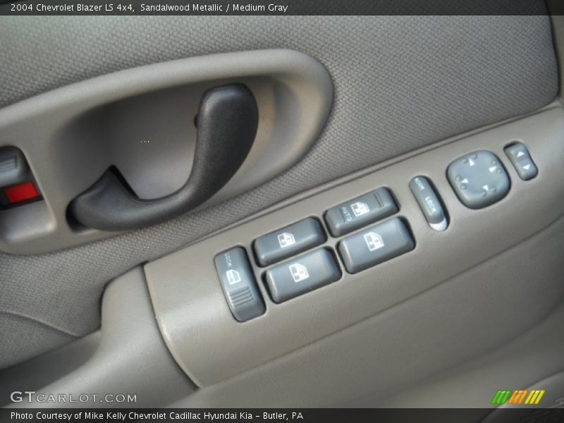 Sandalwood Metallic / Medium Gray 2004 Chevrolet Blazer LS 4x4