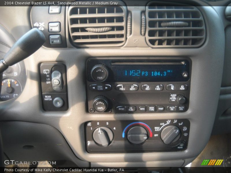 Sandalwood Metallic / Medium Gray 2004 Chevrolet Blazer LS 4x4