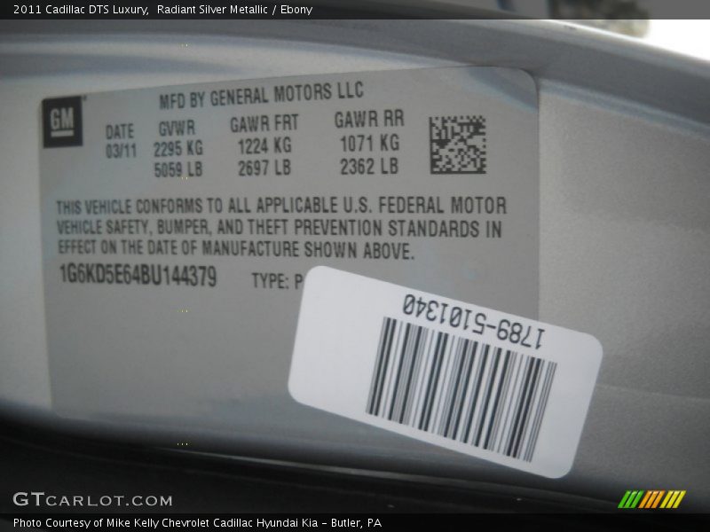 Radiant Silver Metallic / Ebony 2011 Cadillac DTS Luxury