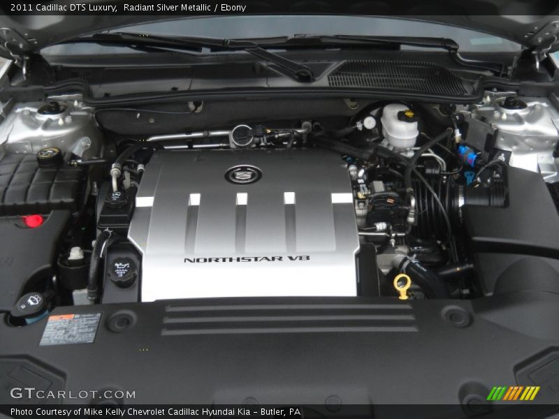 Radiant Silver Metallic / Ebony 2011 Cadillac DTS Luxury