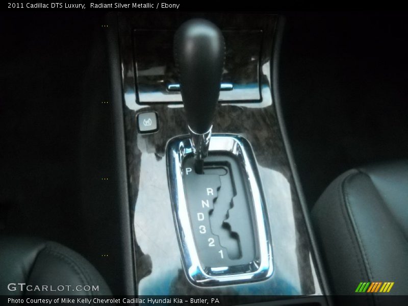 Radiant Silver Metallic / Ebony 2011 Cadillac DTS Luxury
