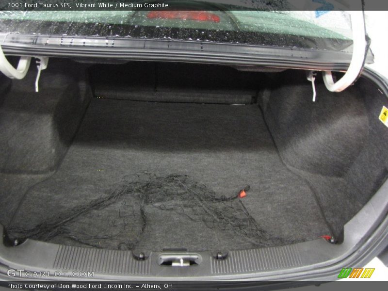 Vibrant White / Medium Graphite 2001 Ford Taurus SES