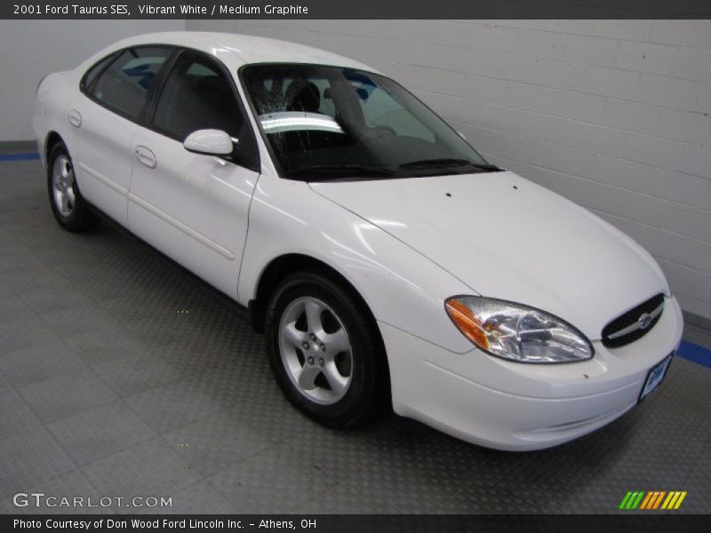 Vibrant White / Medium Graphite 2001 Ford Taurus SES