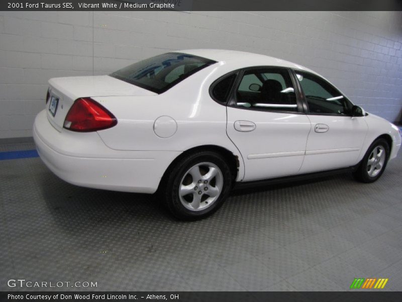 Vibrant White / Medium Graphite 2001 Ford Taurus SES