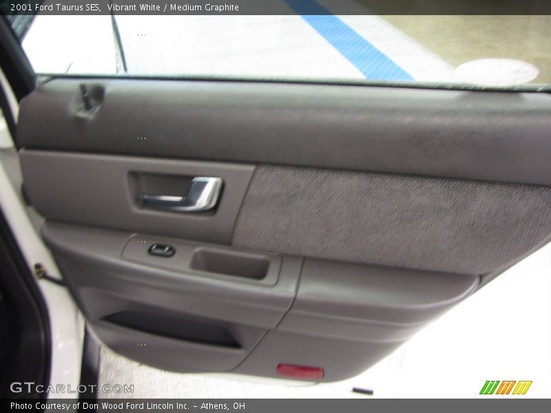 Vibrant White / Medium Graphite 2001 Ford Taurus SES