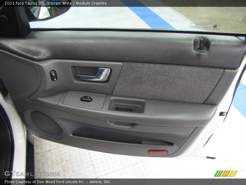 Vibrant White / Medium Graphite 2001 Ford Taurus SES