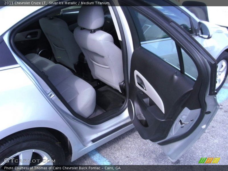 Silver Ice Metallic / Medium Titanium 2011 Chevrolet Cruze LT