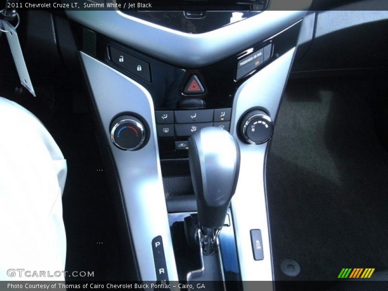 Summit White / Jet Black 2011 Chevrolet Cruze LT